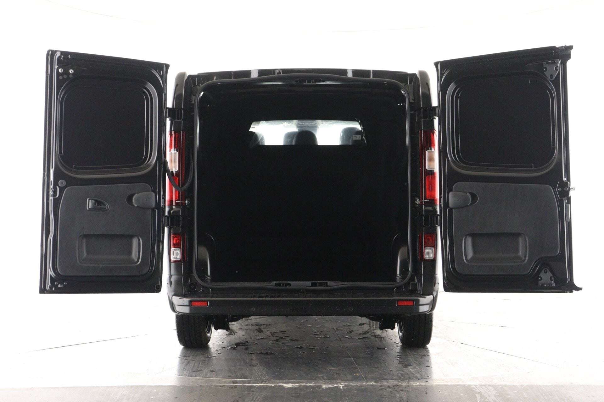 A 2026 RENAULT TRAFIC LL30 Blue dCi 150 Extra Sport Crew Van A 2026 RENAULT TRAFIC LL30 Blue dCi 150 Extra Sport Crew Van