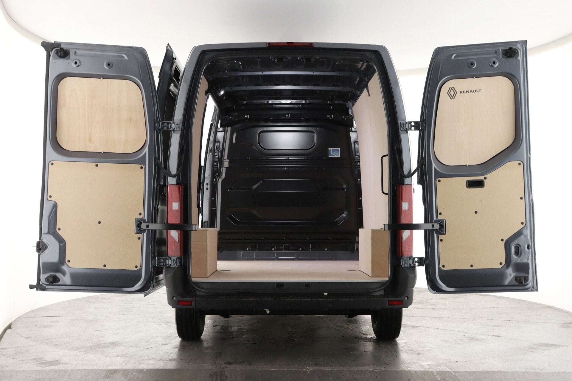 A 2026 RENAULT MASTER MM35 Blue dCi 170 Extra Auto MY26 A 2026 RENAULT MASTER MM35 Blue dCi 170 Extra Auto MY26