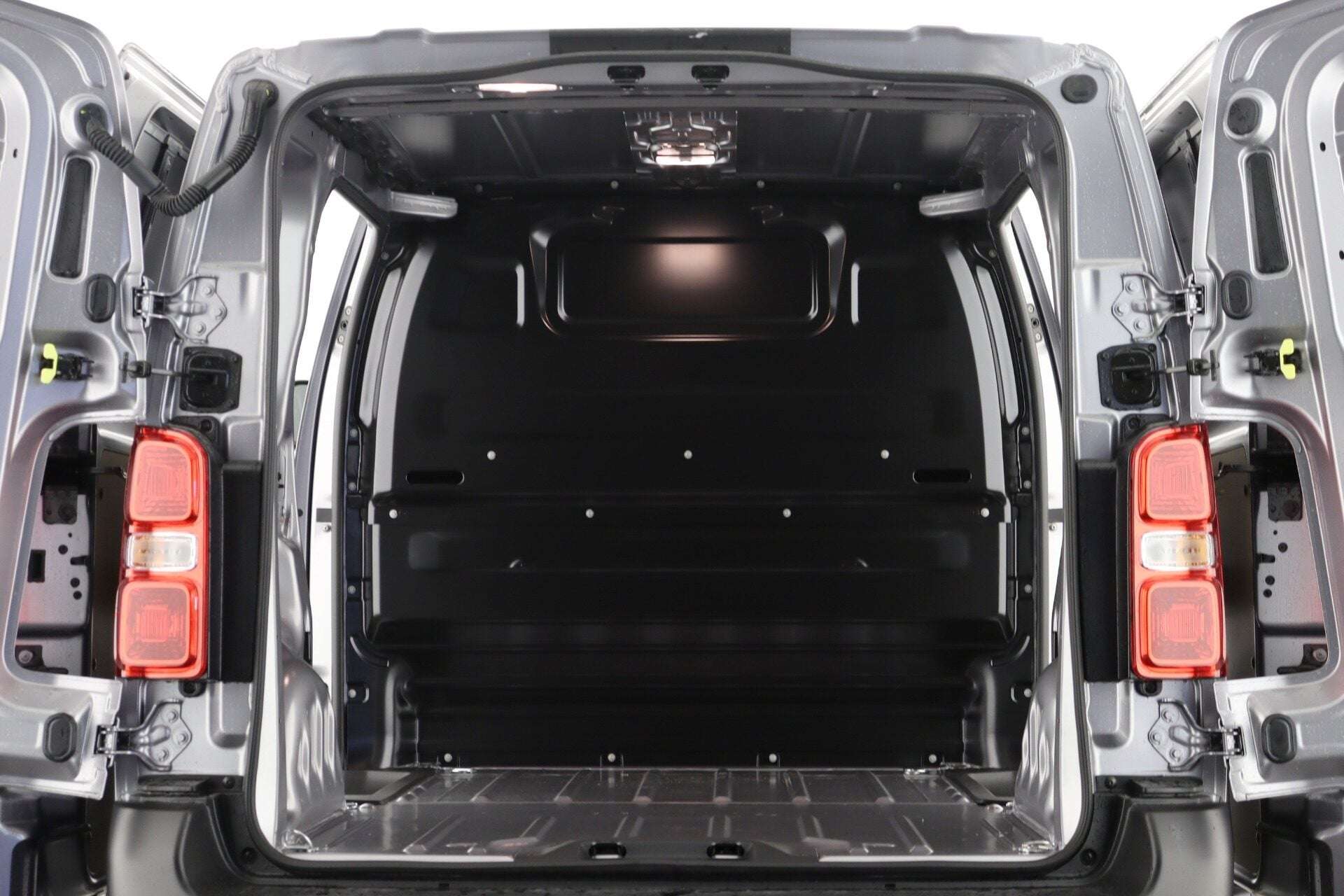 A 2026 CITROEN DISPATCH M 2.0 BlueHDi 150ps Enterprise A 2026 CITROEN DISPATCH M 2.0 BlueHDi 150ps Enterprise