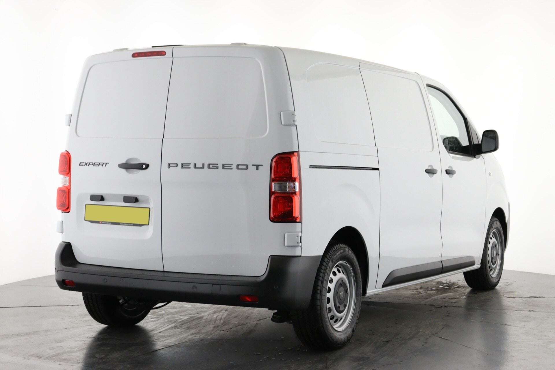 A 2026 PEUGEOT EXPERT M 2.0 BlueHDi 145 Professional A 2026 PEUGEOT EXPERT M 2.0 BlueHDi 145 Professional