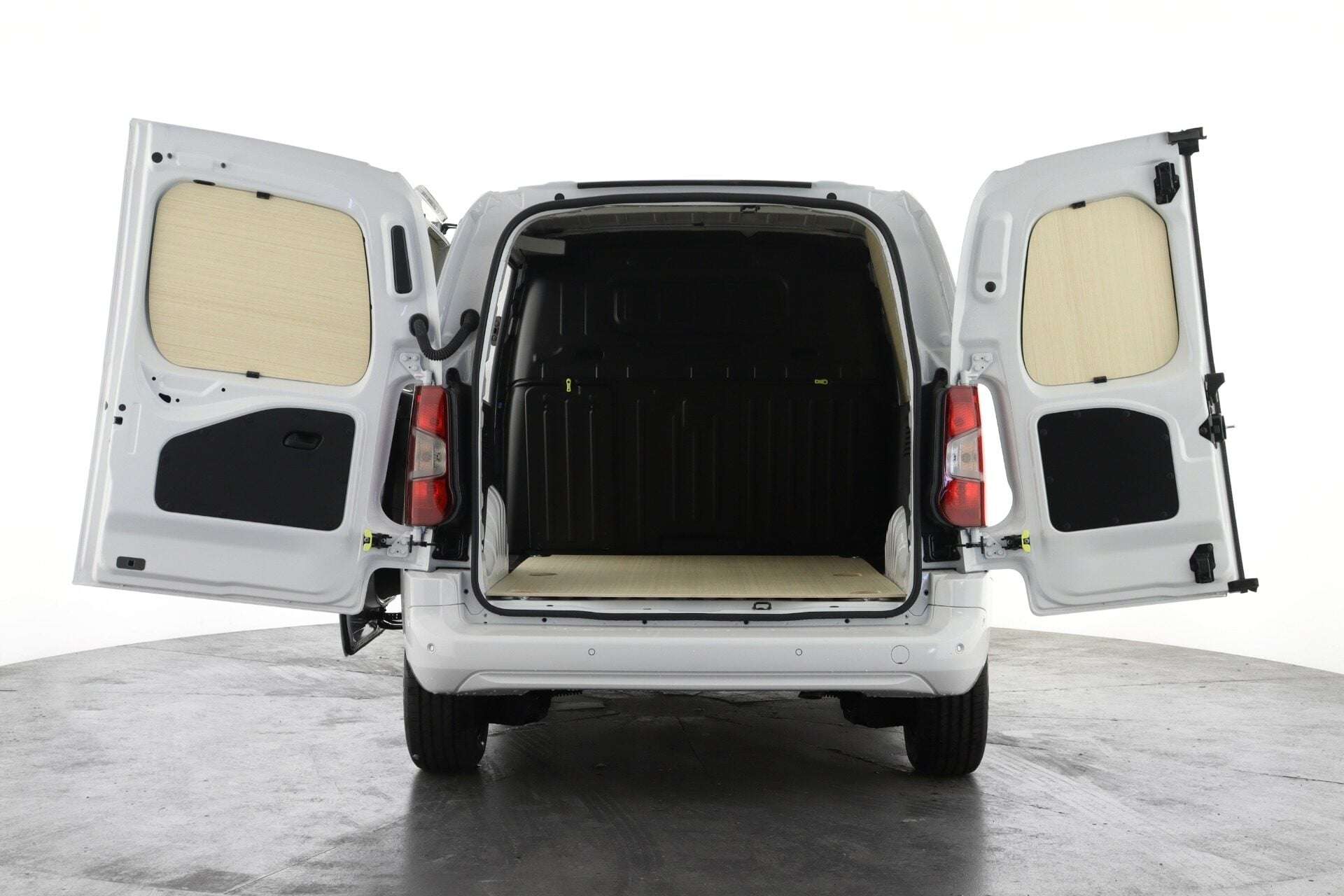 A 2026 CITROEN BERLINGO M 1.5 BlueHDi 100ps Driver A 2026 CITROEN BERLINGO M 1.5 BlueHDi 100ps Driver