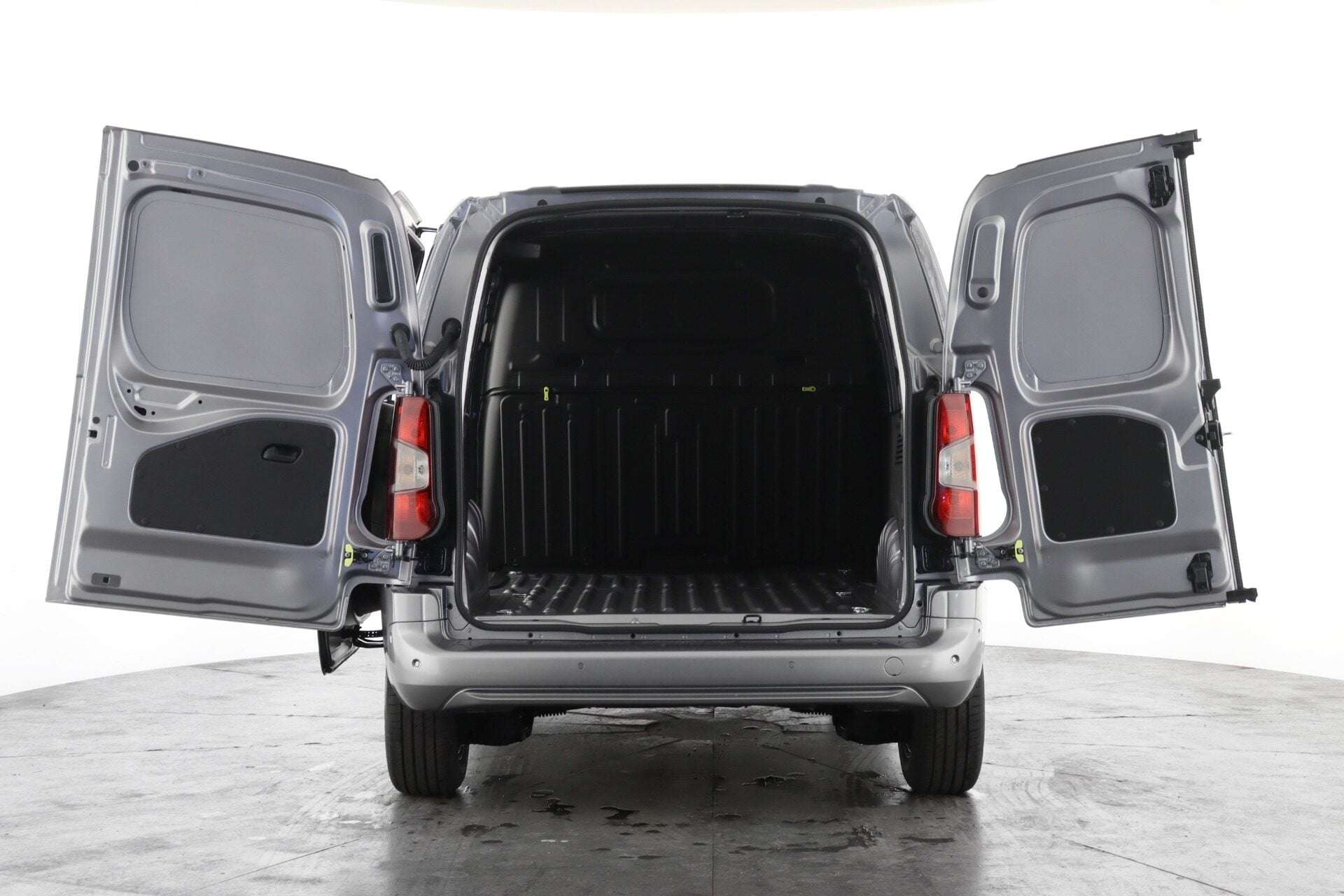 A 2026 CITROEN BERLINGO M 1.5 BlueHDi 130ps Driver EAT8 A 2026 CITROEN BERLINGO M 1.5 BlueHDi 130ps Driver EAT8