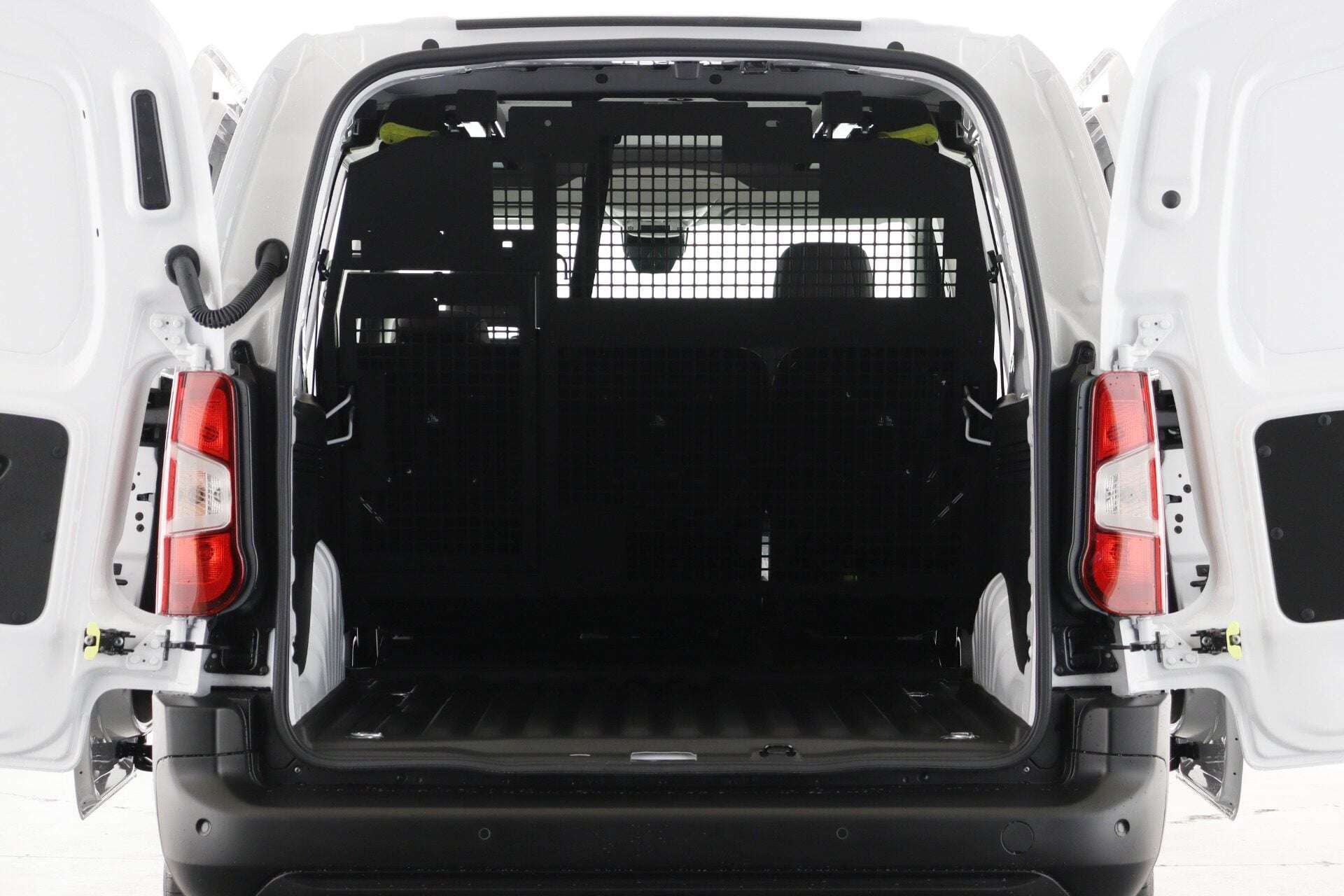 A 2026 CITROEN BERLINGO XL 1.5 BlueHDi 100ps Crew Van Enterprise Plus A 2026 CITROEN BERLINGO XL 1.5 BlueHDi 100ps Crew Van Enterprise Plus