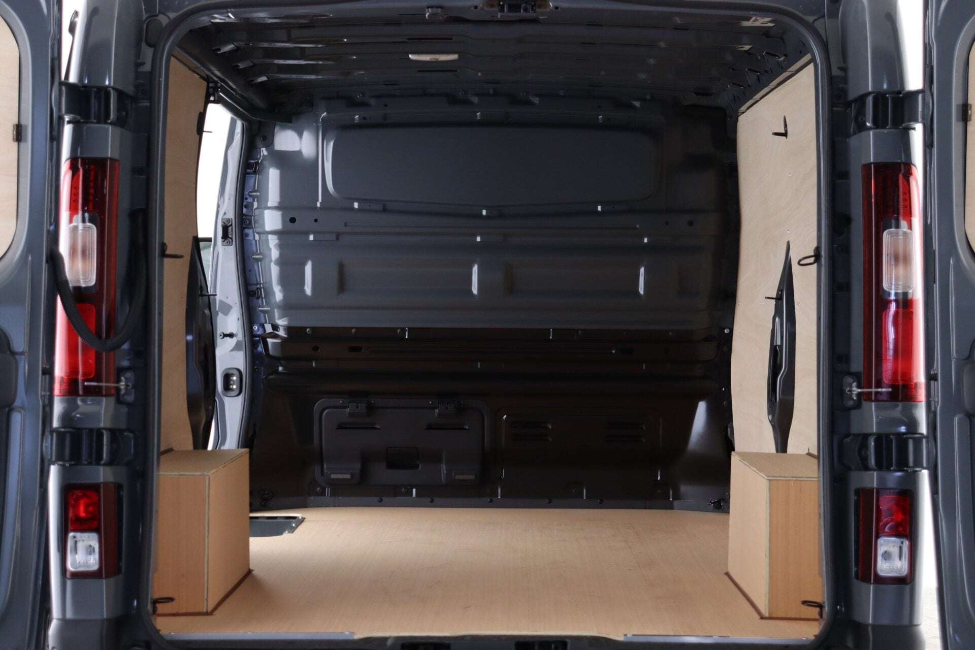 A 2026 RENAULT TRAFIC LL30 Blue dCi 130 Advance MY26 A 2026 RENAULT TRAFIC LL30 Blue dCi 130 Advance MY26