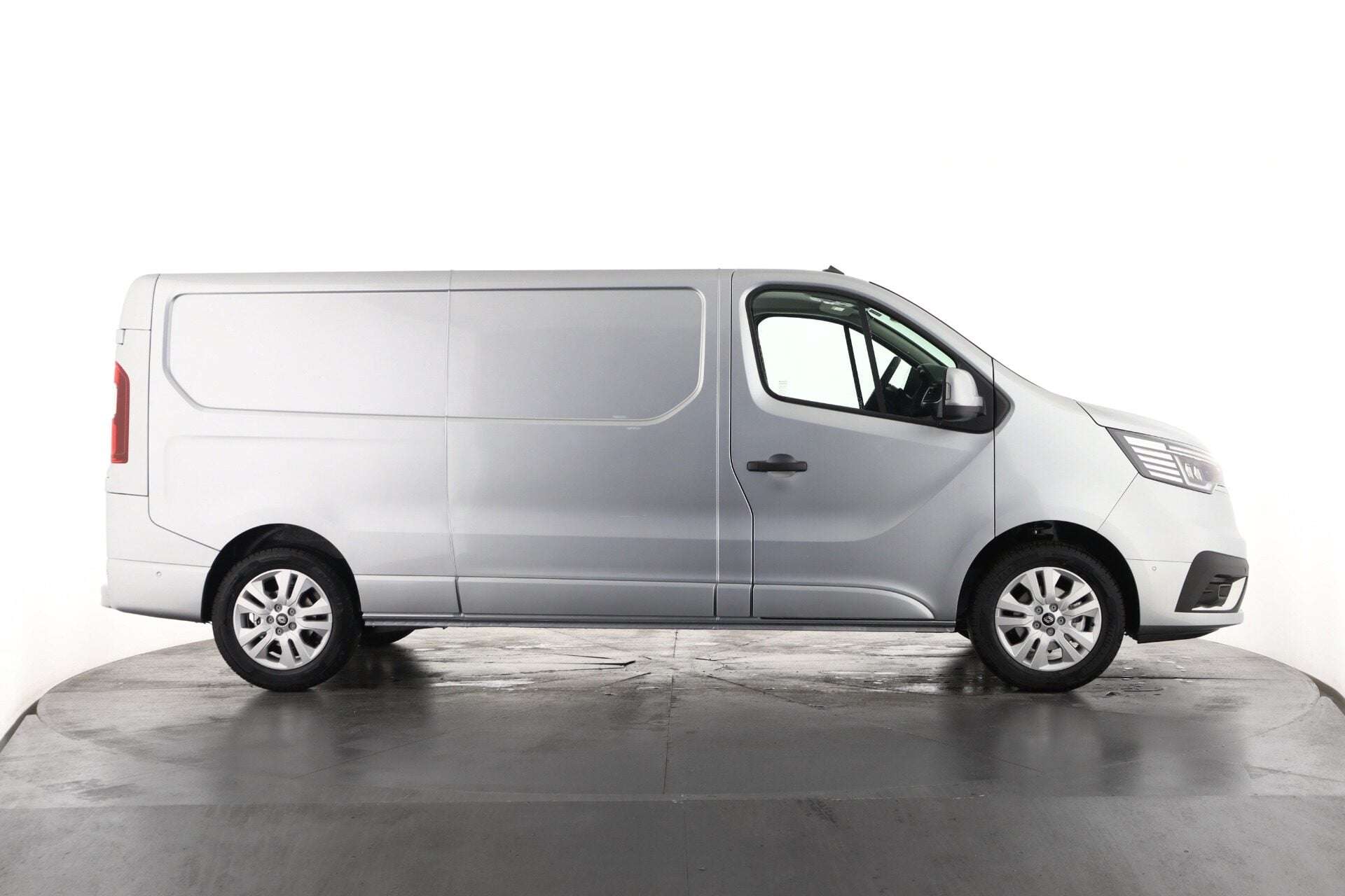 2026 RENAULT TRAFIC 2026 RENAULT TRAFIC