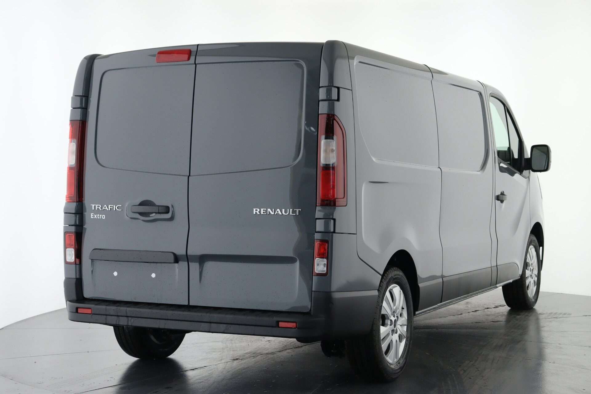 A 2026 RENAULT TRAFIC LL30 Blue dCi 150 Extra Auto MY26 A 2026 RENAULT TRAFIC LL30 Blue dCi 150 Extra Auto MY26
