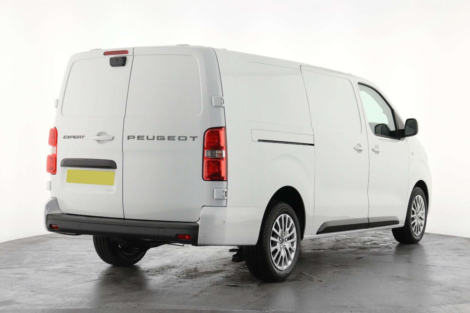 A 2026 PEUGEOT EXPERT XL 2.2 BlueHDi 150 Asphalt A 2026 PEUGEOT EXPERT XL 2.2 BlueHDi 150 Asphalt
