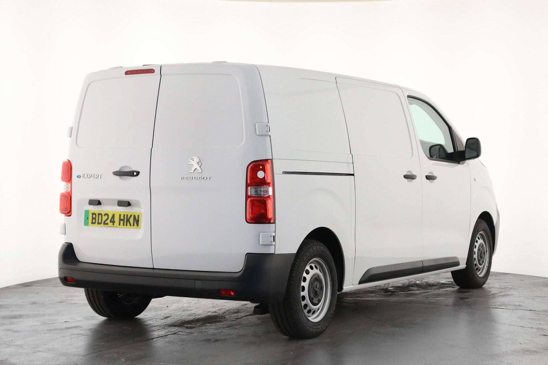A 2024 PEUGEOT EXPERT Professional Standard 75kWh Auto A 2024 PEUGEOT EXPERT Professional Standard 75kWh Auto