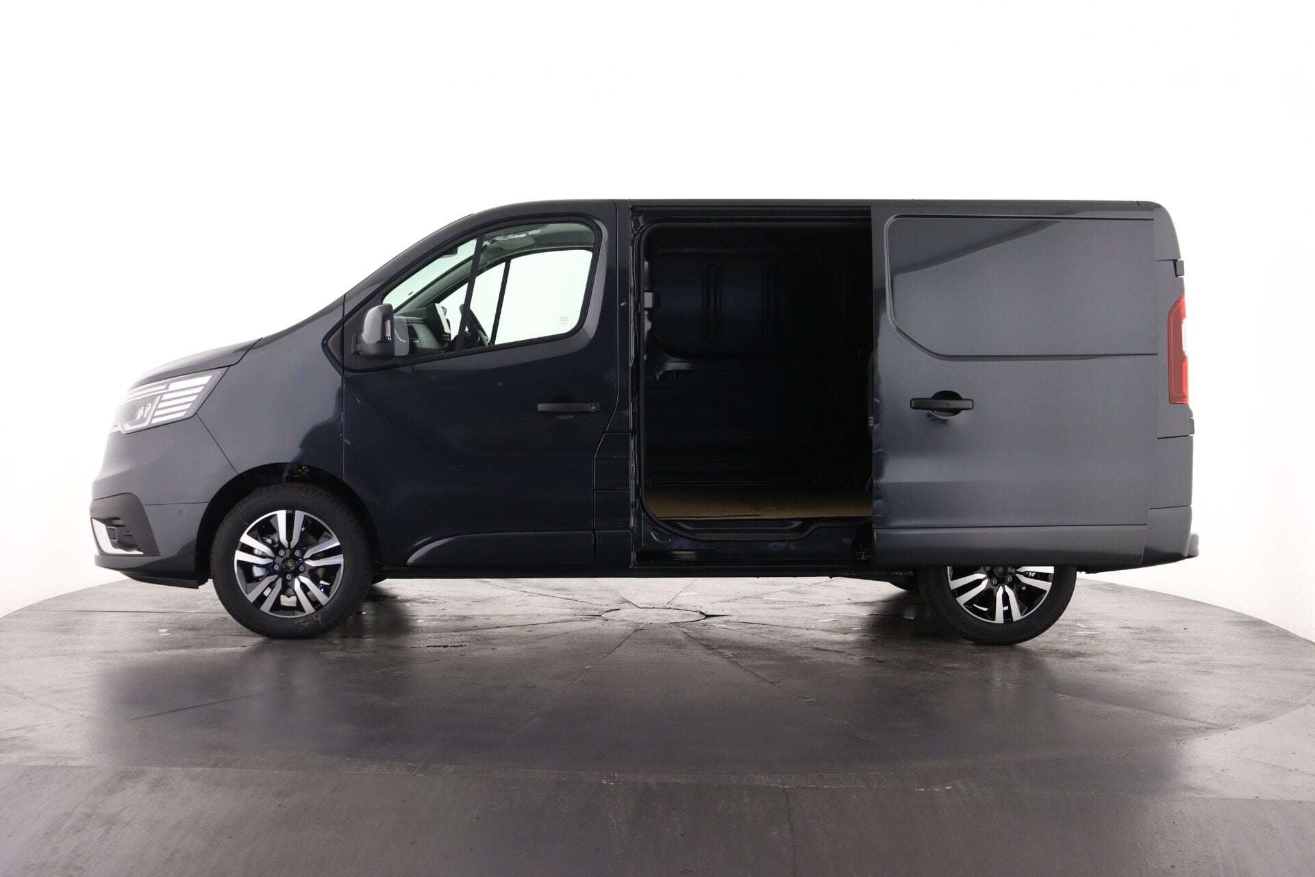 2026 RENAULT TRAFIC 2026 RENAULT TRAFIC
