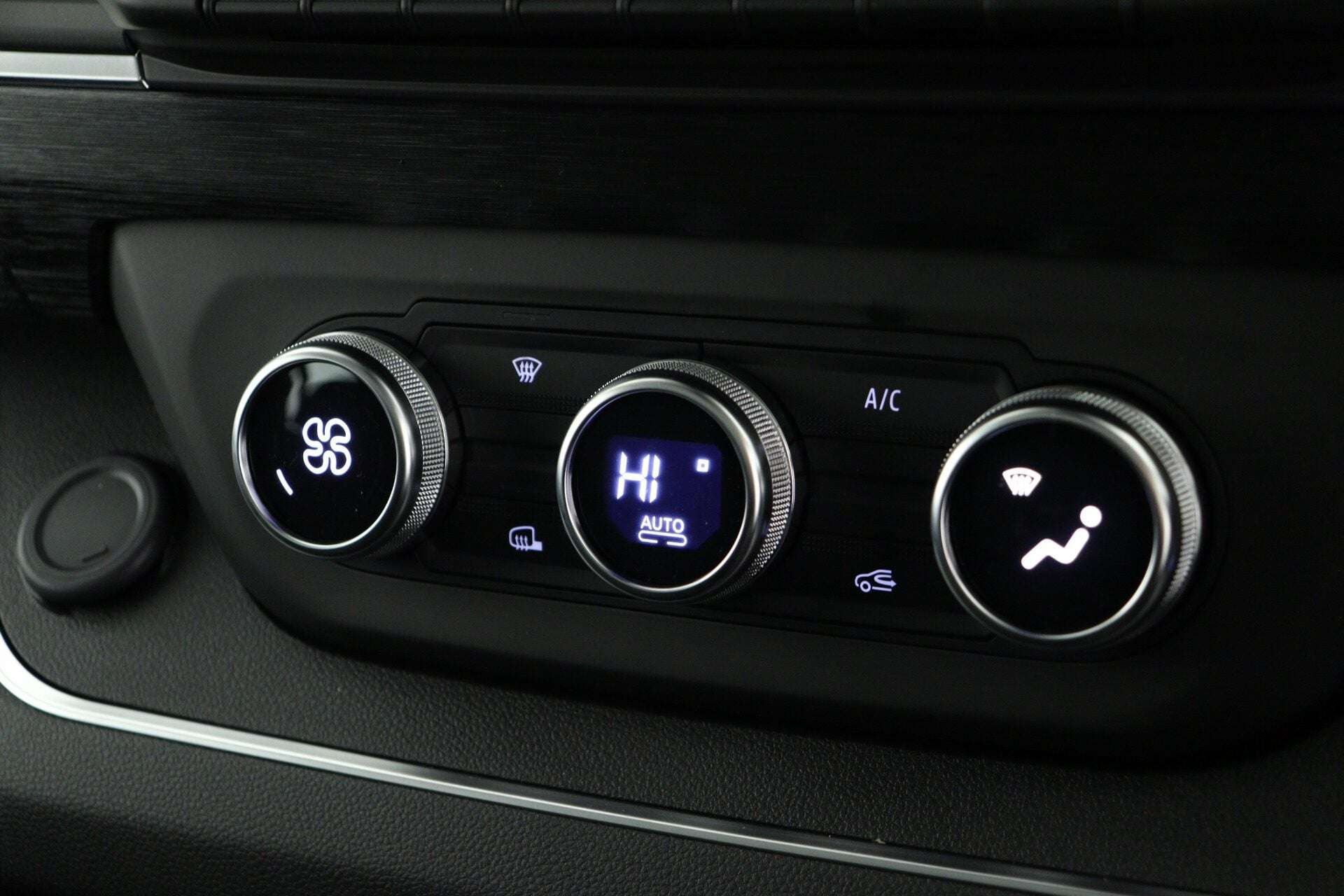 2026 RENAULT TRAFIC 2026 RENAULT TRAFIC