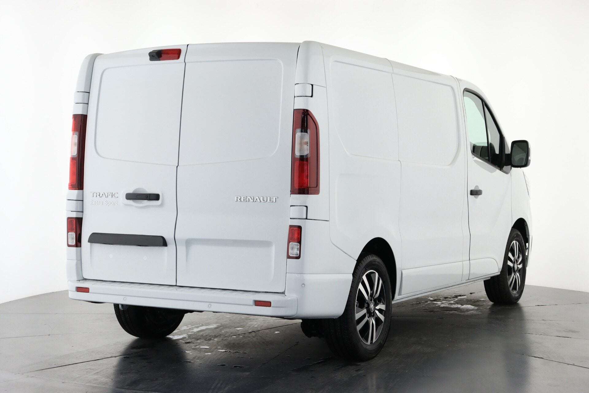 A 2026 RENAULT TRAFIC SL30 Blue dCi 150 Extra Sport A 2026 RENAULT TRAFIC SL30 Blue dCi 150 Extra Sport