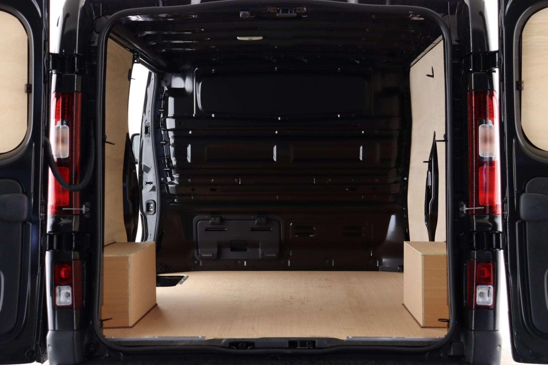 A 2026 RENAULT TRAFIC LL30 Blue dCi 130 Advance MY26 A 2026 RENAULT TRAFIC LL30 Blue dCi 130 Advance MY26