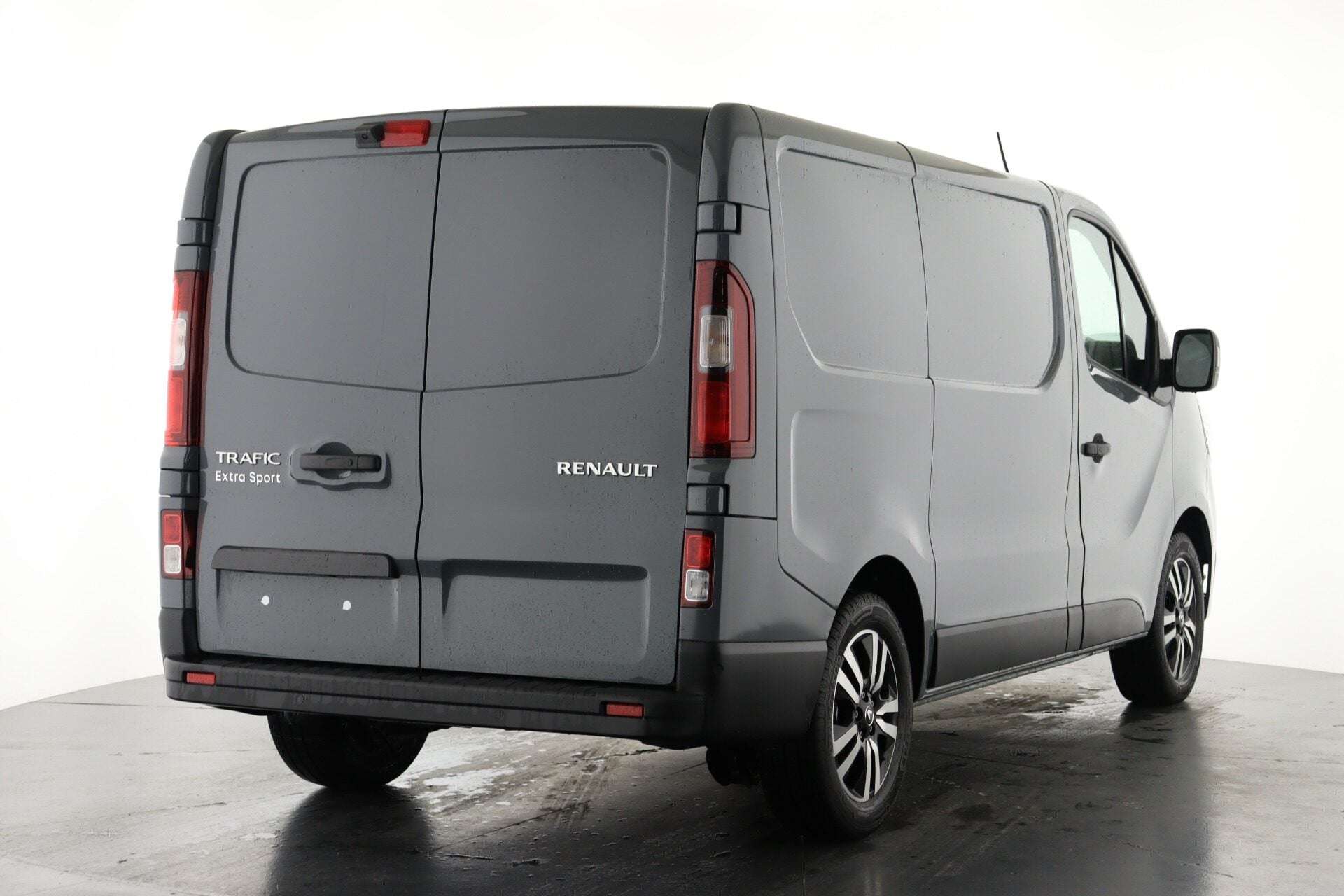 A 2026 RENAULT TRAFIC SL30 Blue dCi 150 Extra Sport MY26 A 2026 RENAULT TRAFIC SL30 Blue dCi 150 Extra Sport MY26