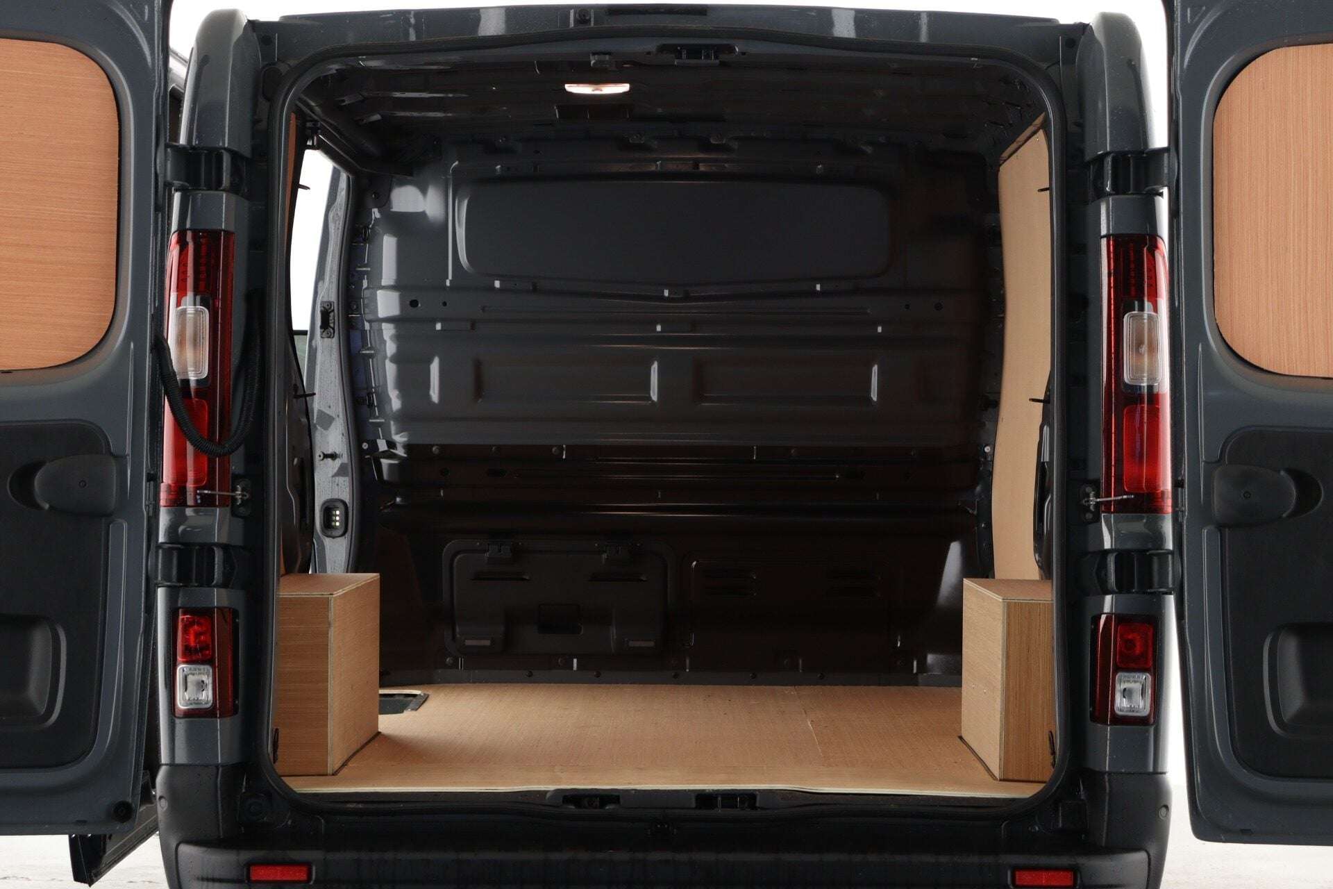 A 2026 RENAULT TRAFIC SL30 Blue dCi 150 Extra Sport MY26 A 2026 RENAULT TRAFIC SL30 Blue dCi 150 Extra Sport MY26