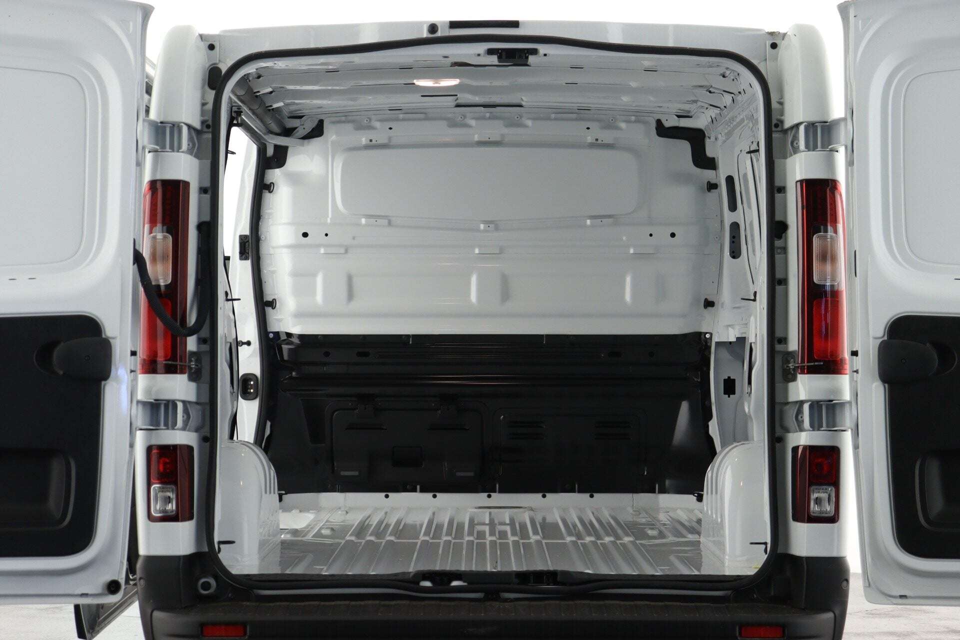 A 2025 RENAULT TRAFIC SL30 90kW 52kWh Advance Van Auto A 2025 RENAULT TRAFIC SL30 90kW 52kWh Advance Van Auto