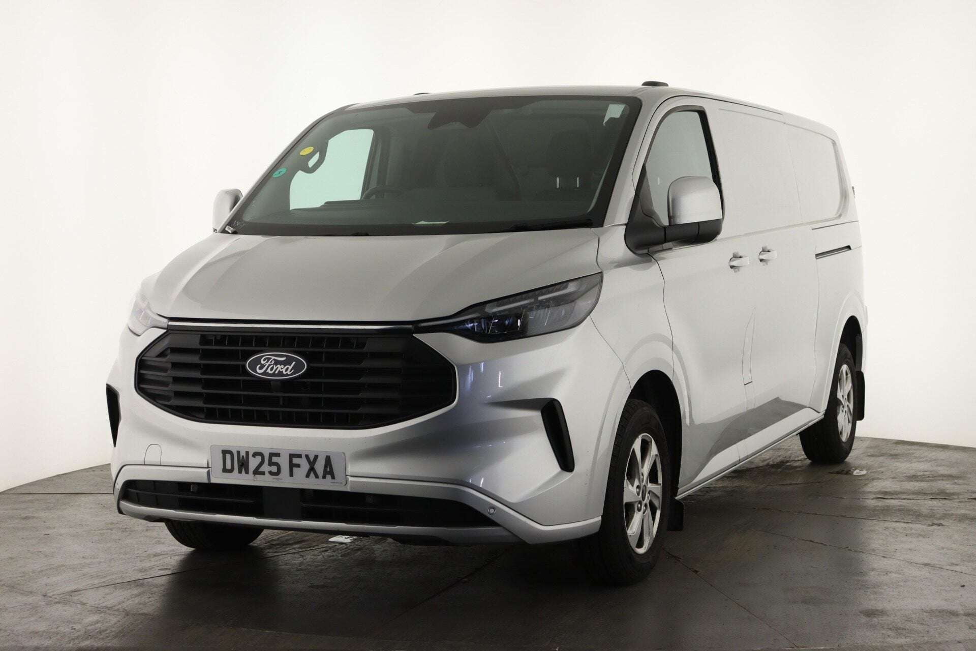 A 2025 FORD TRANSIT CUSTOM Ford Transit Custom L2H1 280limitd 136PS A 2025 FORD TRANSIT CUSTOM Ford Transit Custom L2H1 280limitd 136PS
