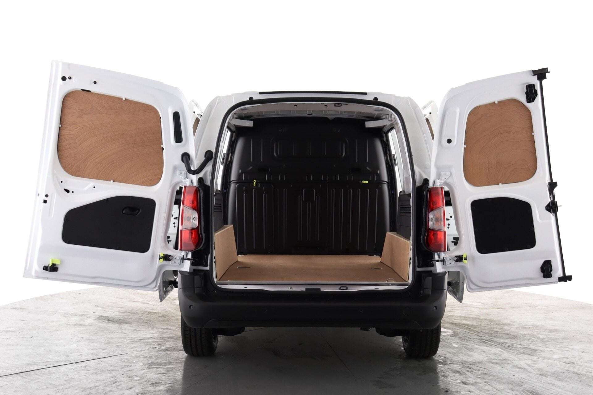 A 2026 CITROEN BERLINGO XL 1.5 D 100ps Van Enterprise Plus A 2026 CITROEN BERLINGO XL 1.5 D 100ps Van Enterprise Plus
