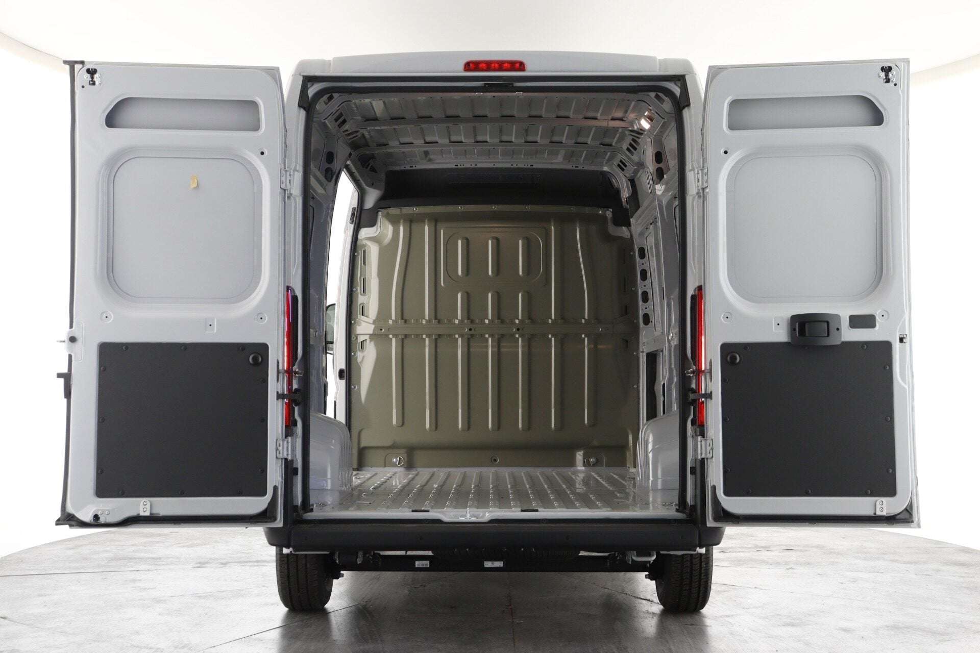 A 2026 CITROEN RELAY 35 L2H2 2.2 BlueHDi 140 Enterprise A 2026 CITROEN RELAY 35 L2H2 2.2 BlueHDi 140 Enterprise