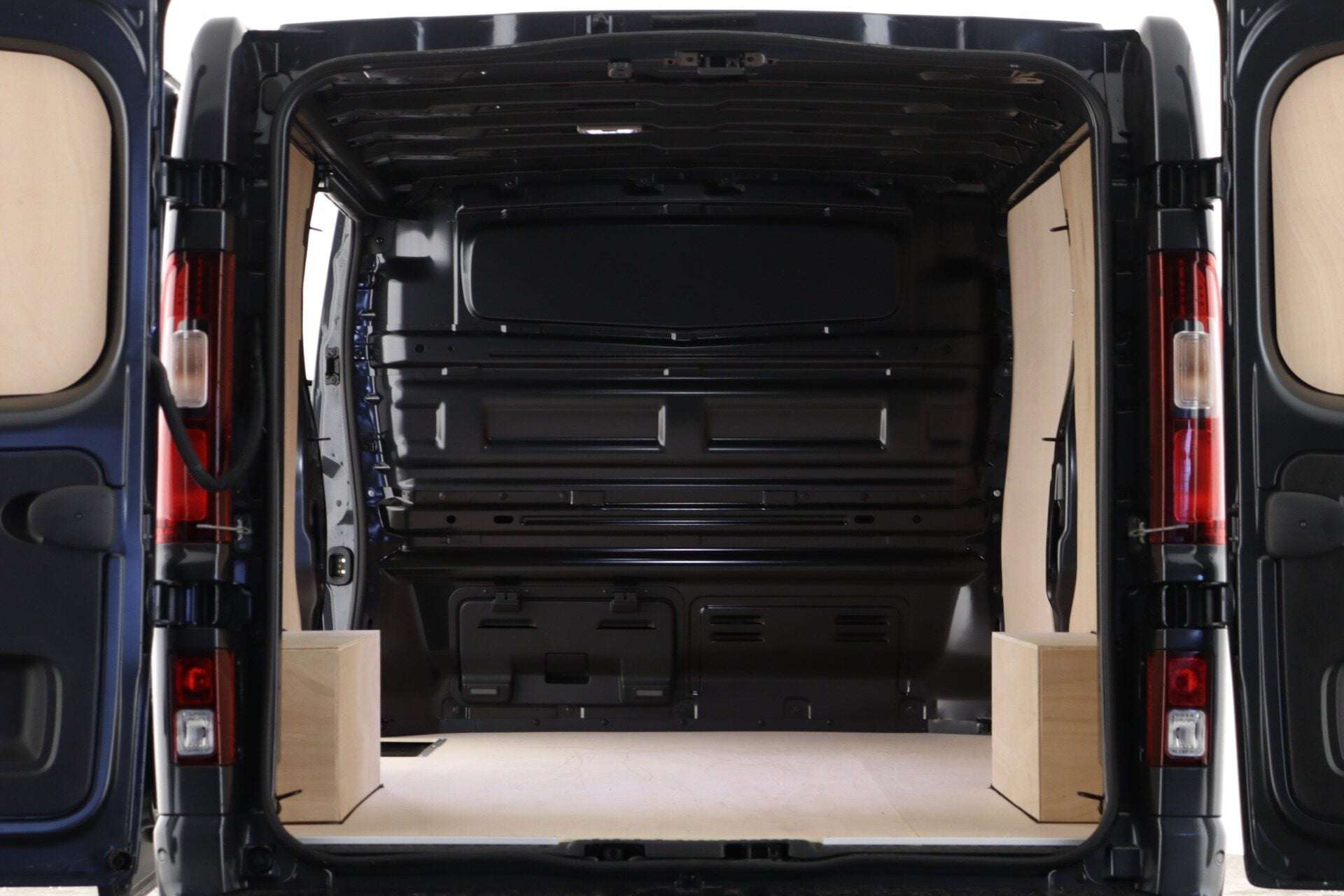 A 2026 RENAULT TRAFIC LL30 Blue dCi 130 Advance Panel Van MY26 A 2026 RENAULT TRAFIC LL30 Blue dCi 130 Advance Panel Van MY26