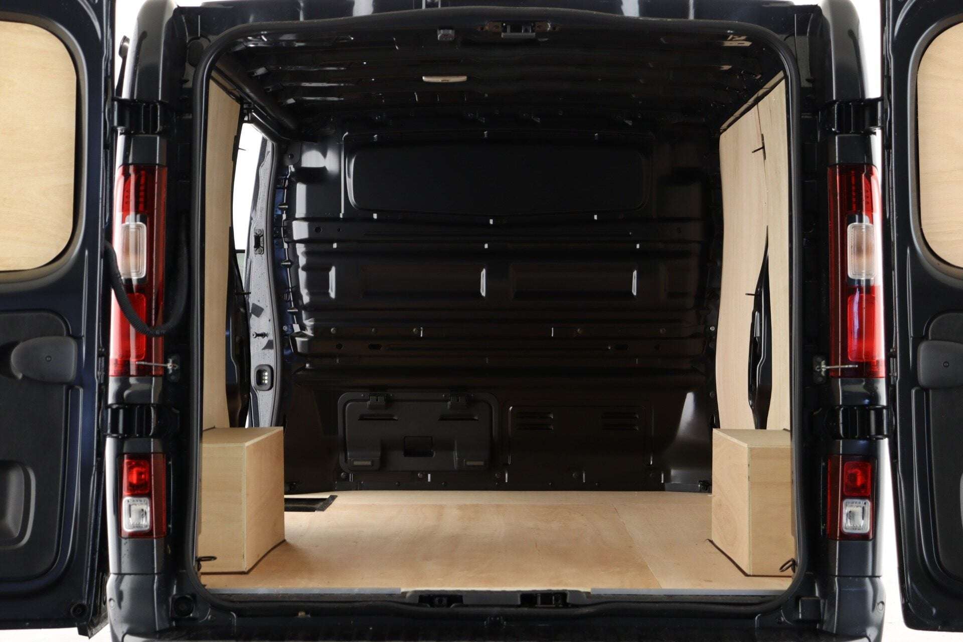 A 2026 RENAULT TRAFIC LL30 Blue dCi 150 Extra Sport MY26 A 2026 RENAULT TRAFIC LL30 Blue dCi 150 Extra Sport MY26