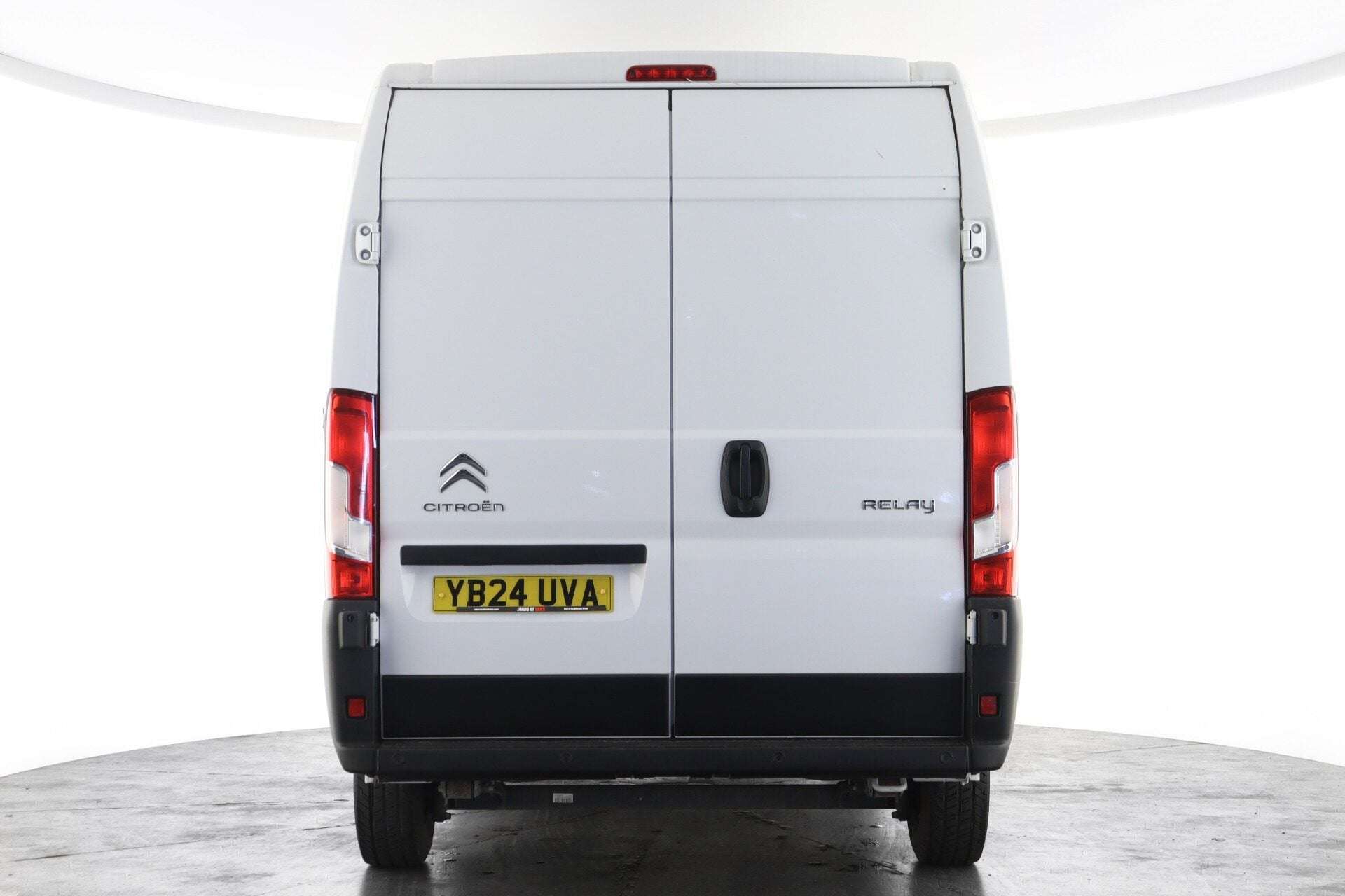A 2024 CITROEN RELAY 35 L2H2 2.2 BlueHDi 140ps Enterprise Edition A 2024 CITROEN RELAY 35 L2H2 2.2 BlueHDi 140ps Enterprise Edition