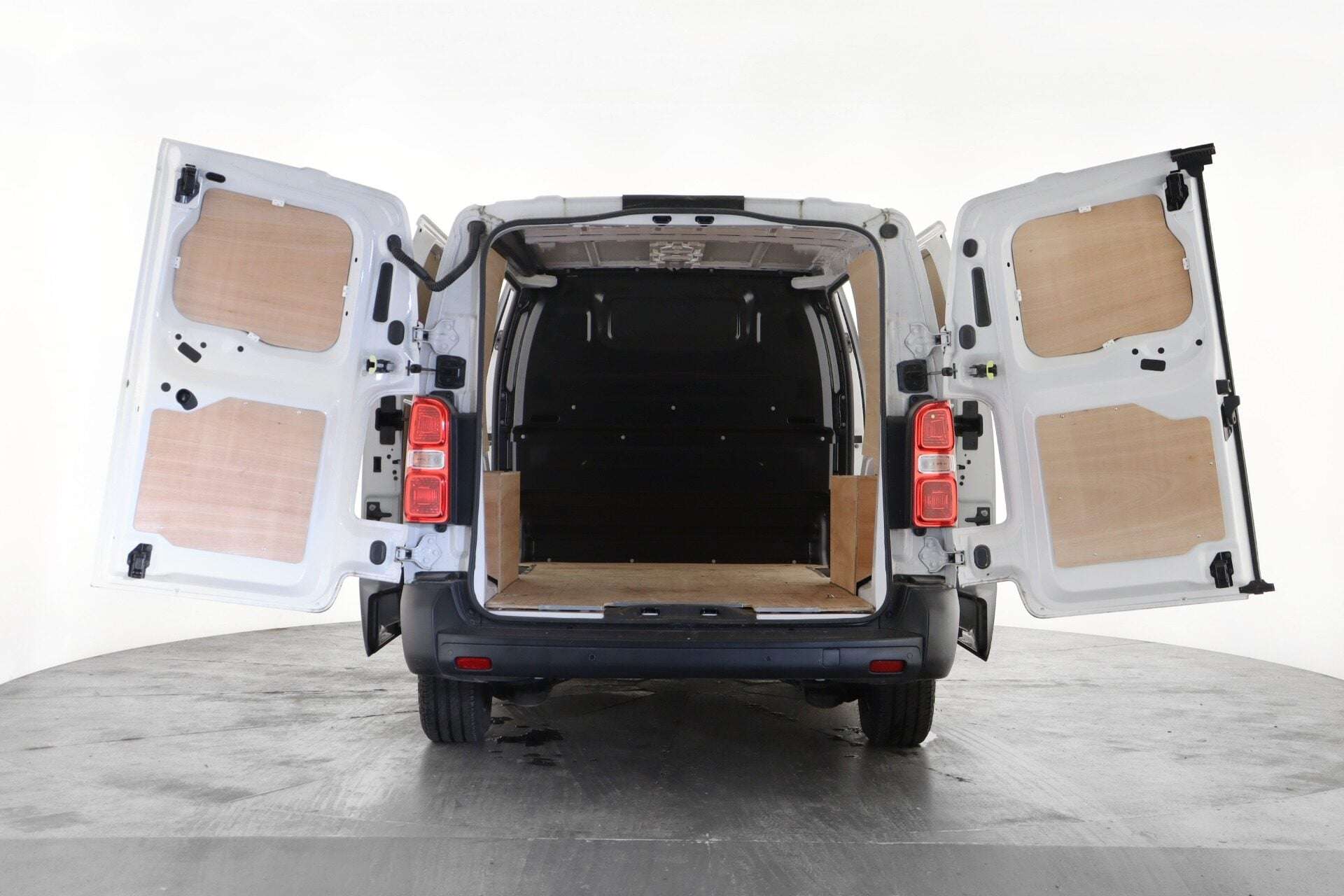 A 2025 VAUXHALL VIVARO XL 3100 100kW Prime 50kWh H1 Van Auto A 2025 VAUXHALL VIVARO XL 3100 100kW Prime 50kWh H1 Van Auto