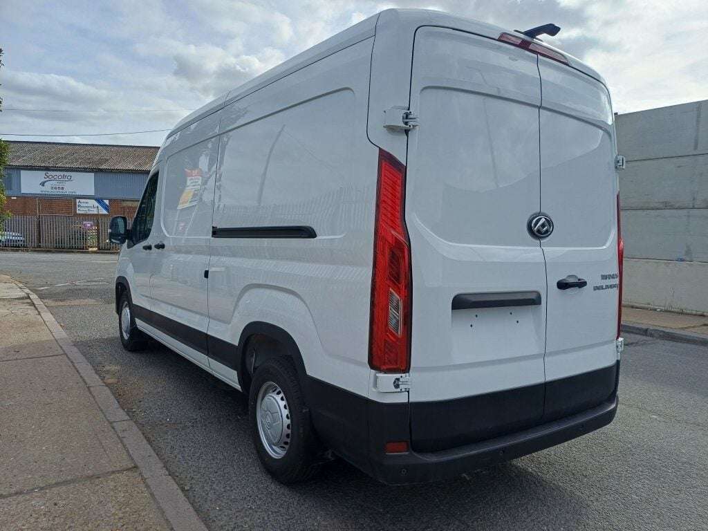 null MAXUS DELIVER 9 null MAXUS DELIVER 9