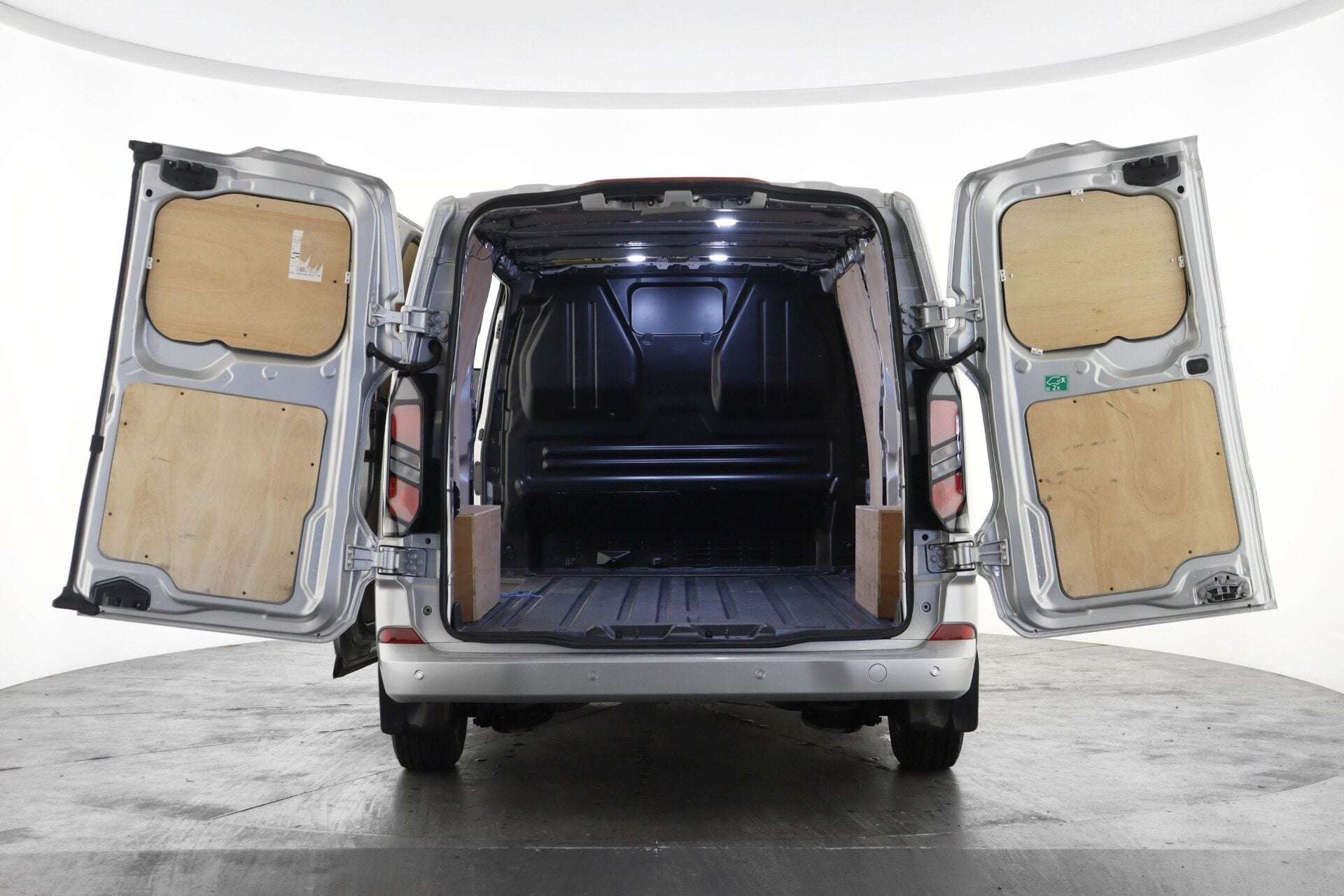 A 2025 FORD TRANSIT CUSTOM Ford Transit Custom L2H1 280limitd 136PS A 2025 FORD TRANSIT CUSTOM Ford Transit Custom L2H1 280limitd 136PS