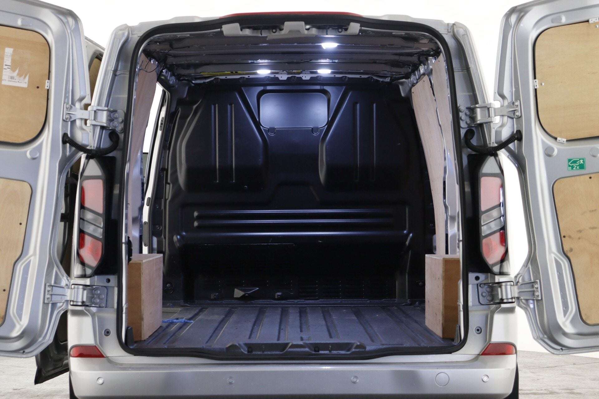 A 2025 FORD TRANSIT CUSTOM Ford Transit Custom L2H1 280limitd 136PS A 2025 FORD TRANSIT CUSTOM Ford Transit Custom L2H1 280limitd 136PS