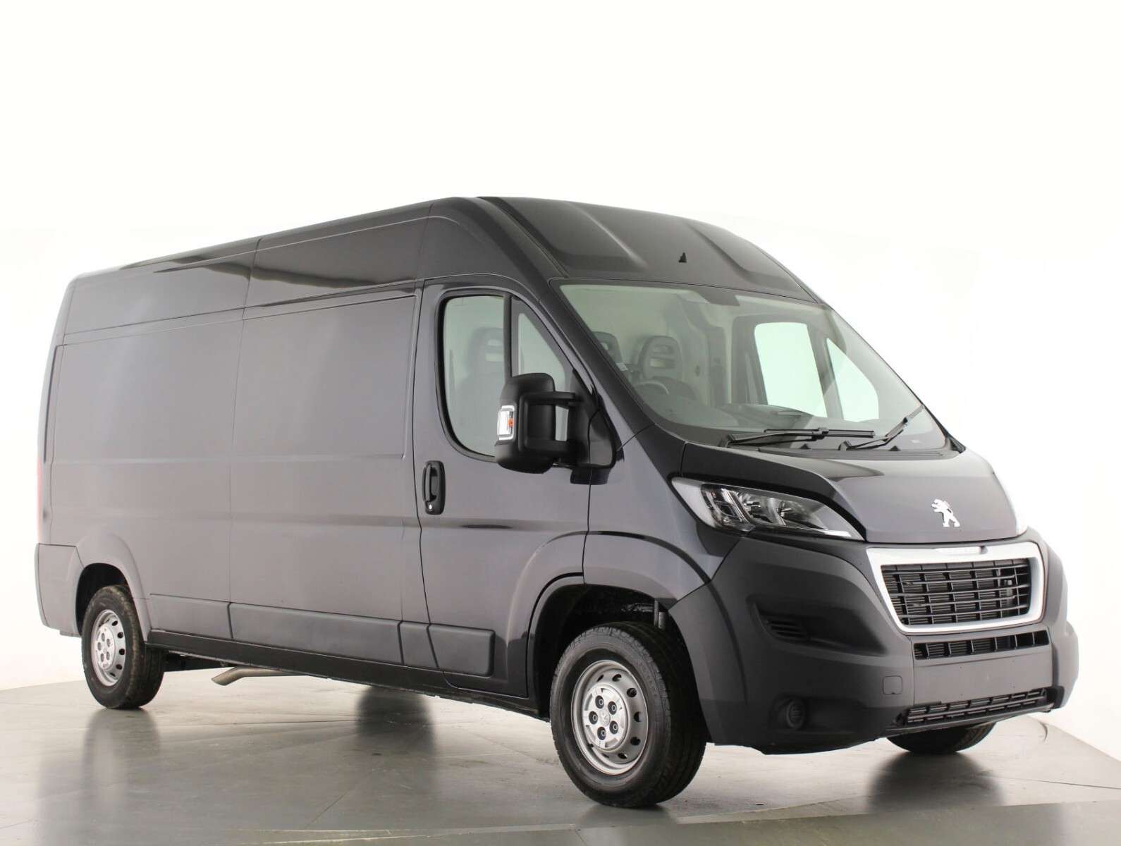 A null PEUGEOT BOXER 2.2 BlueHDi L3H2 Professional Premium+ 140ps A null PEUGEOT BOXER 2.2 BlueHDi L3H2 Professional Premium+ 140ps