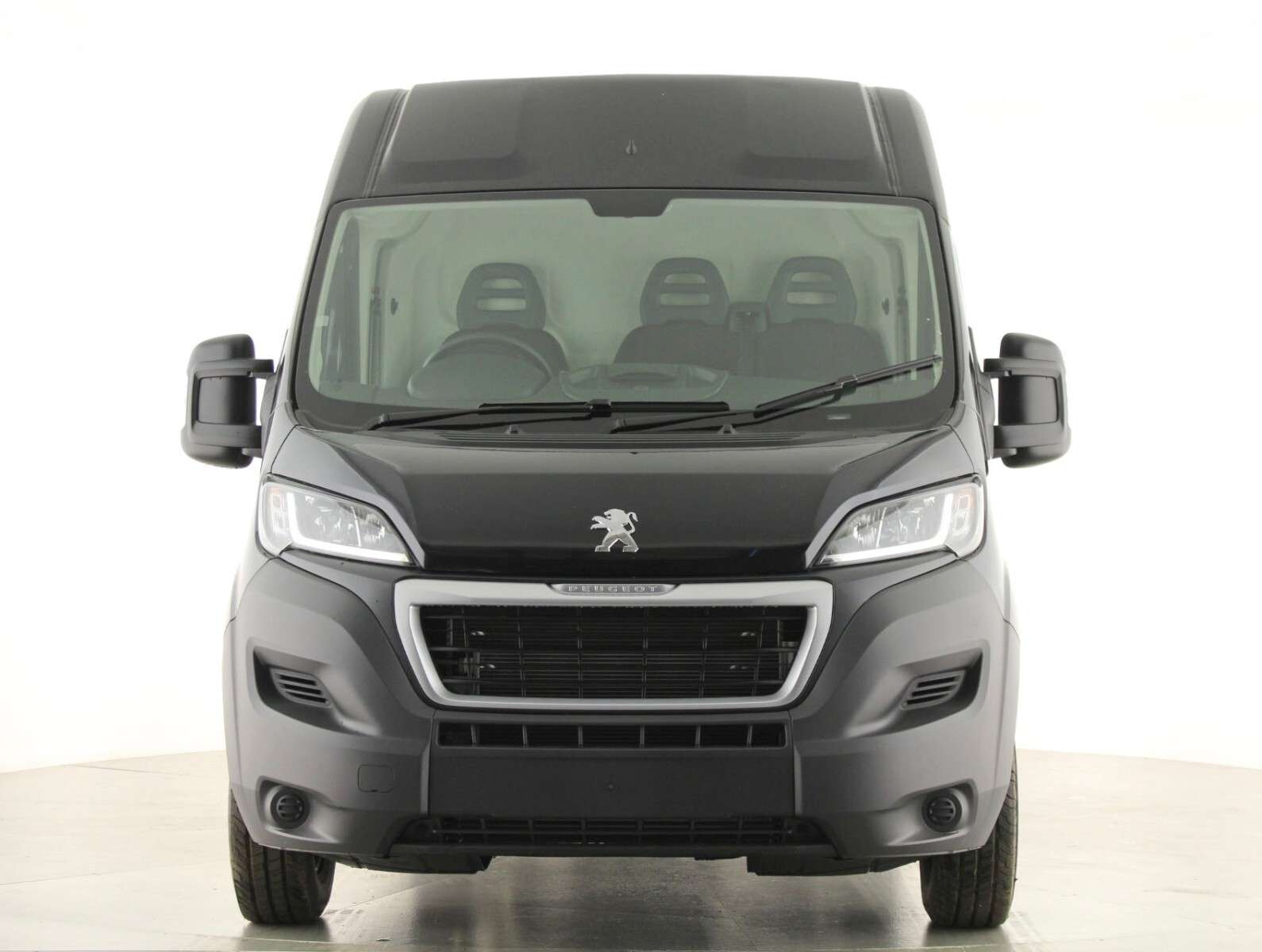 A null PEUGEOT BOXER 2.2 BlueHDi L3H2 Professional Premium+ 140ps A null PEUGEOT BOXER 2.2 BlueHDi L3H2 Professional Premium+ 140ps