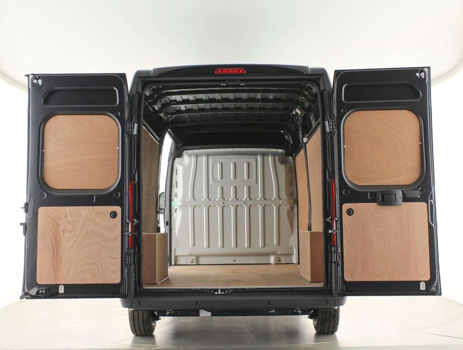 A null PEUGEOT BOXER 2.2 BlueHDi L3H2 Professional Premium+ 140ps A null PEUGEOT BOXER 2.2 BlueHDi L3H2 Professional Premium+ 140ps