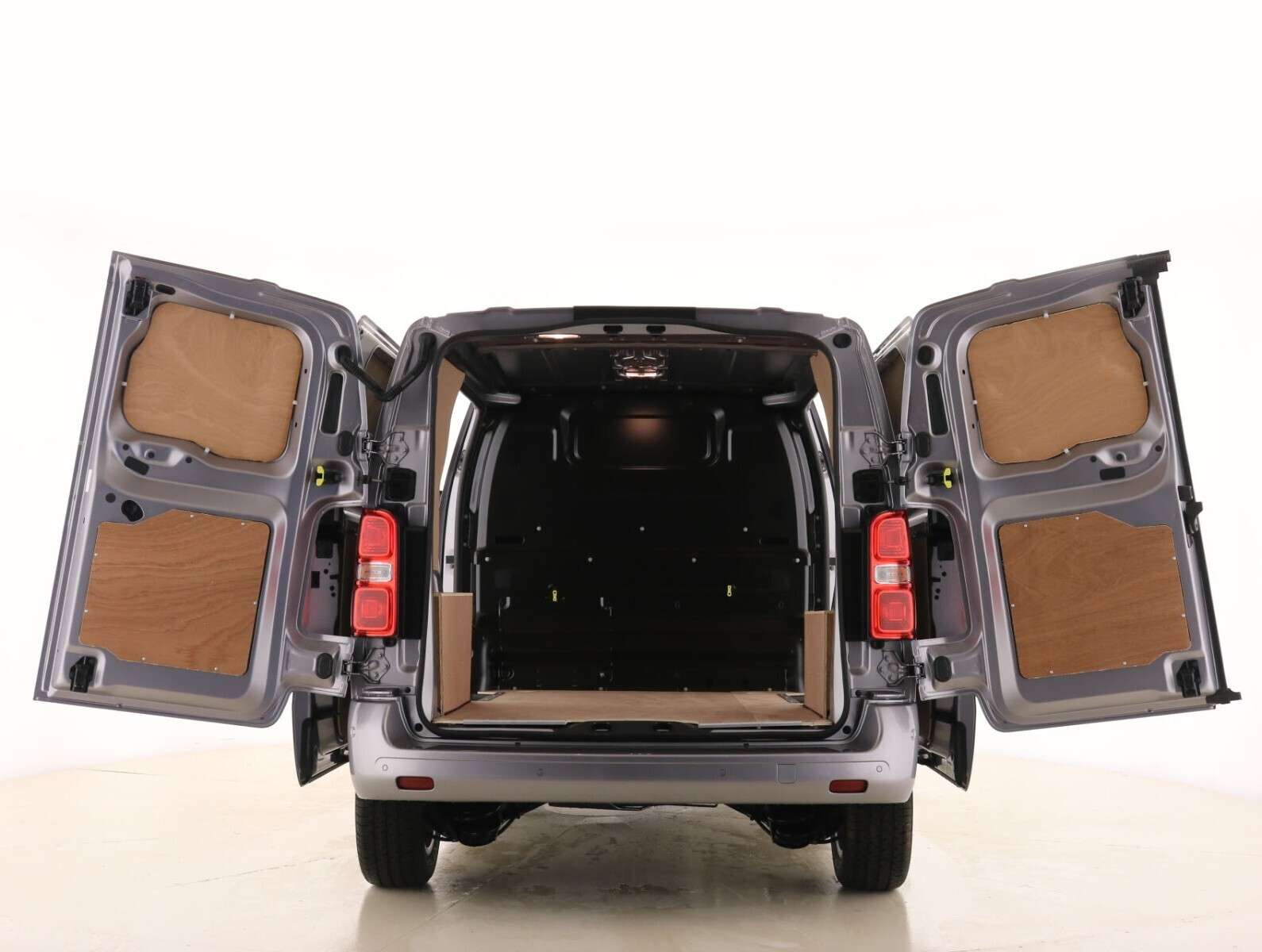 A null CITROEN DISPATCH M 1200 2.0 BlueHDi 180 Van Driver EAT8 A null CITROEN DISPATCH M 1200 2.0 BlueHDi 180 Van Driver EAT8