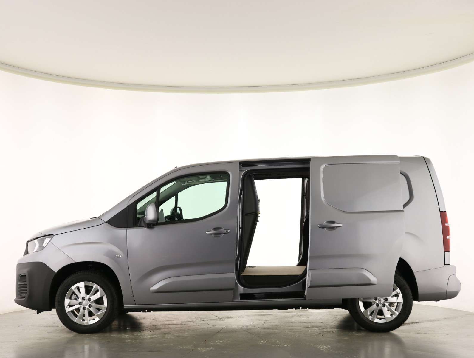 A null PEUGEOT PARTNER Long 950 1.5 BlueHDi 130 Asphalt Premium Van EAT8 A null PEUGEOT PARTNER Long 950 1.5 BlueHDi 130 Asphalt Premium Van EAT8