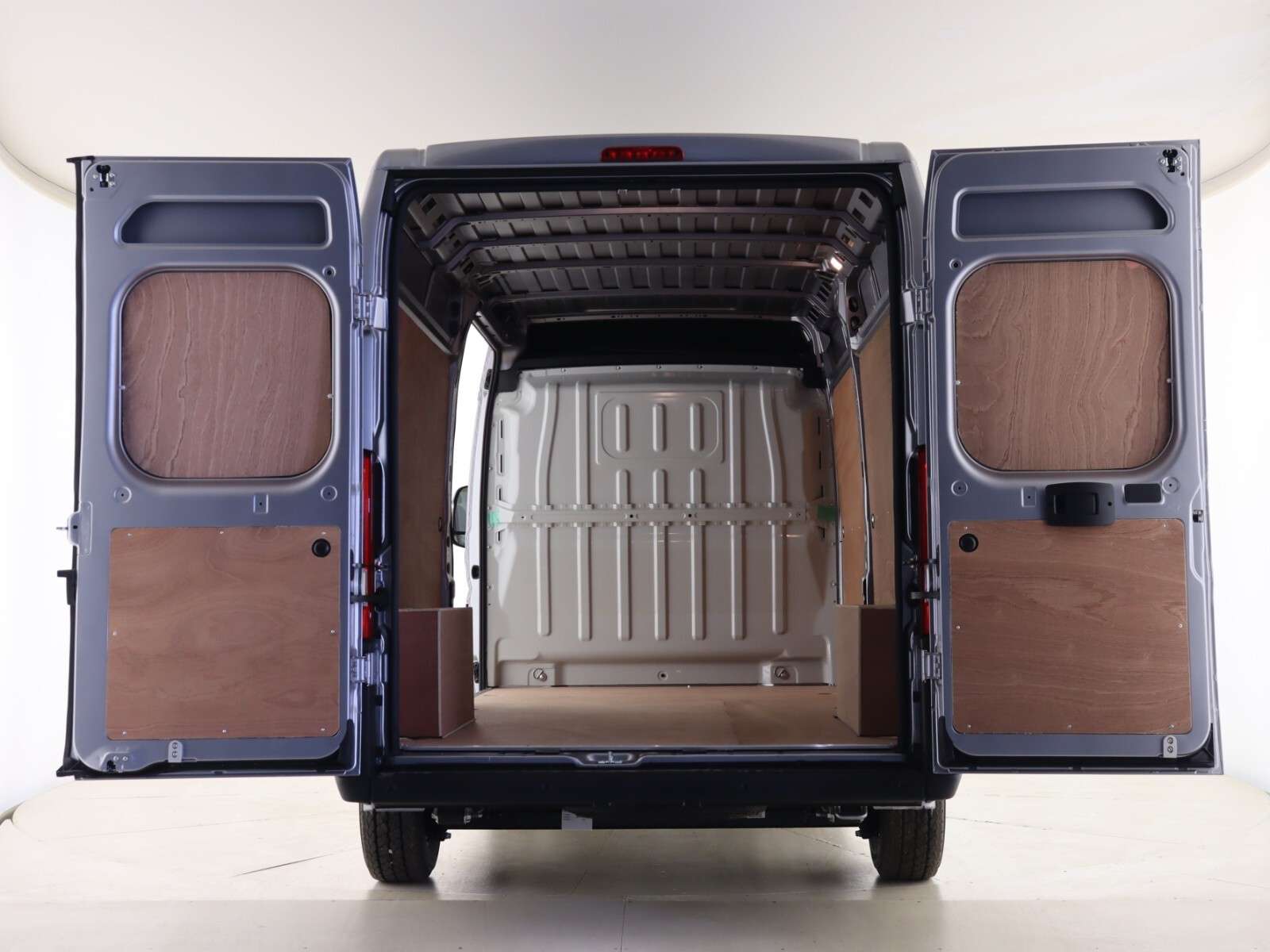 A null PEUGEOT BOXER 2.2 BlueHDi L3H2 Professional Premium+ 140ps A null PEUGEOT BOXER 2.2 BlueHDi L3H2 Professional Premium+ 140ps