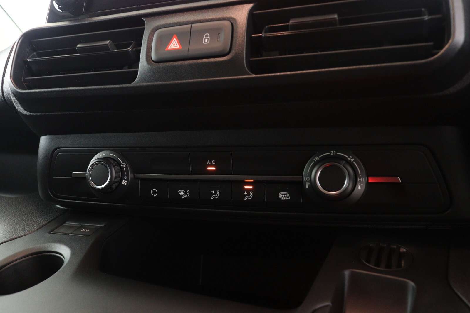 null PEUGEOT PARTNER null PEUGEOT PARTNER