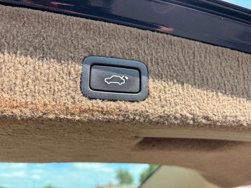 2011 VOLVO XC70 2011 VOLVO XC70