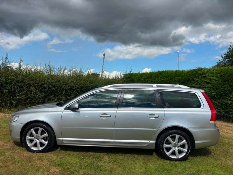 2016 VOLVO V70 2016 VOLVO V70