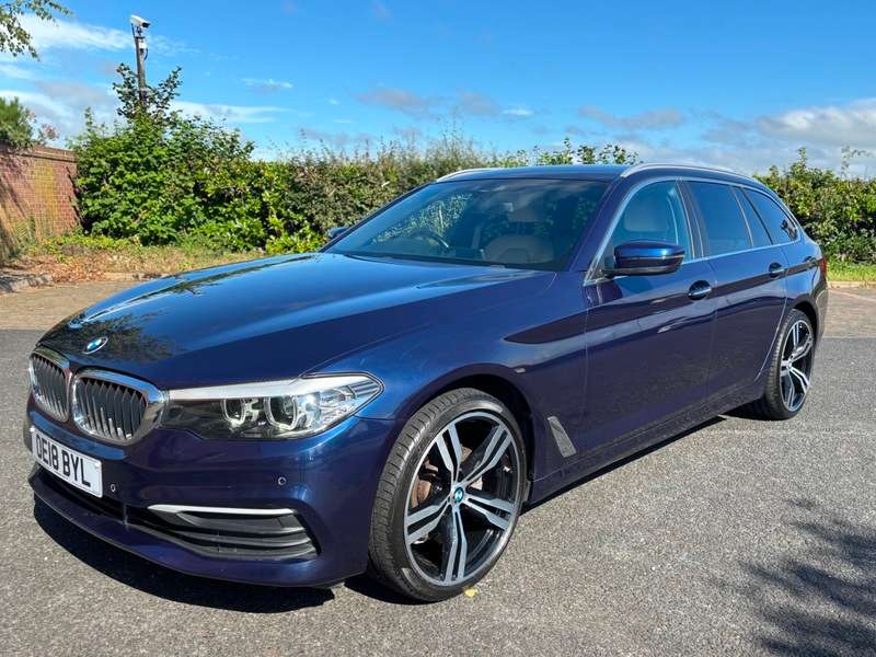 A 2018 BMW 5 SERIES 520d SE TOURING AUTOMATIC A 2018 BMW 5 SERIES 520d SE TOURING AUTOMATIC