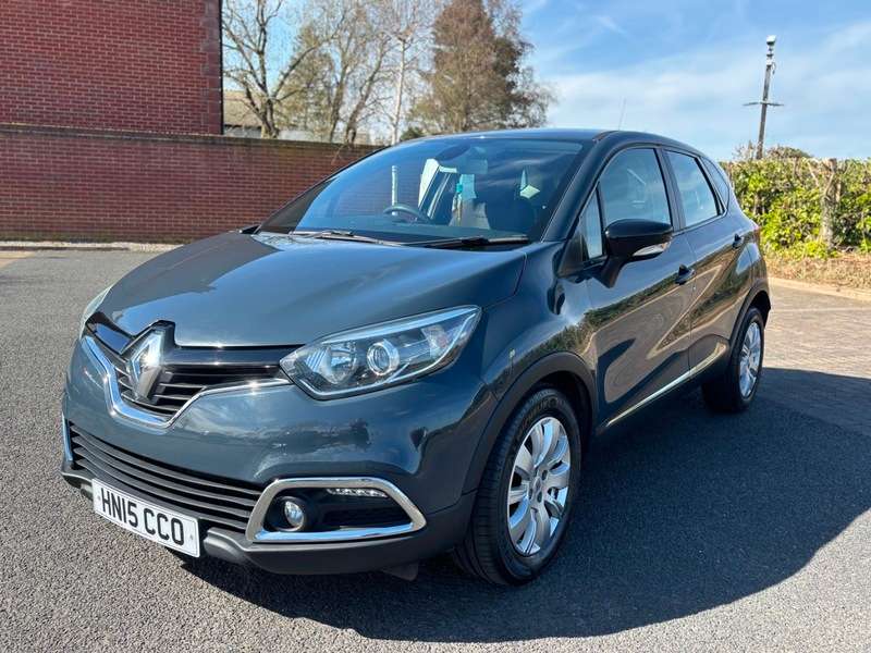 A 2015 RENAULT CAPTUR EXPRESSION PLUS ENERGY DCI DIESEL£20 TAX A 2015 RENAULT CAPTUR EXPRESSION PLUS ENERGY DCI DIESEL£20 TAX