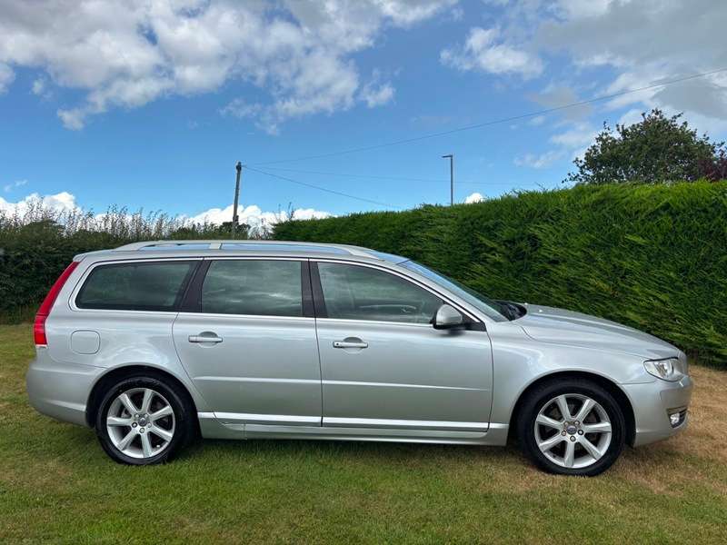 2016 VOLVO V70 2016 VOLVO V70