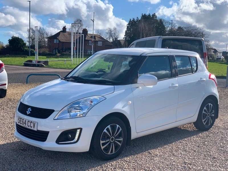A 2015 SUZUKI SWIFT SZ2 A 2015 SUZUKI SWIFT SZ2