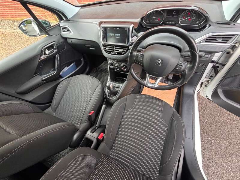 2016 PEUGEOT 208 2016 PEUGEOT 208