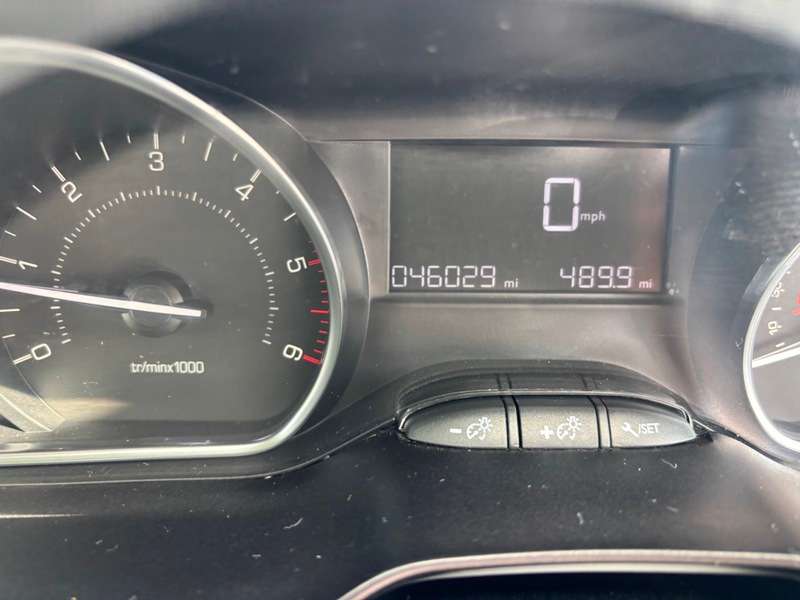 2016 PEUGEOT 208 2016 PEUGEOT 208