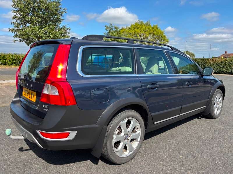 2011 VOLVO XC70 2011 VOLVO XC70