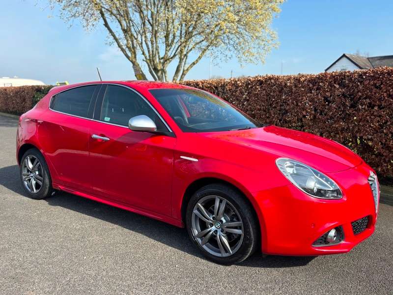 A 2014 ALFA ROMEO GIULIETTA TB MULTIAIR EXCLUSIVE A 2014 ALFA ROMEO GIULIETTA TB MULTIAIR EXCLUSIVE