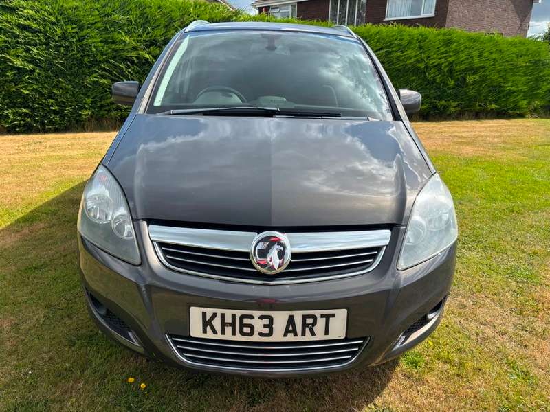 A 2013 VAUXHALL ZAFIRA DESIGN 7 SEATER A 2013 VAUXHALL ZAFIRA DESIGN 7 SEATER