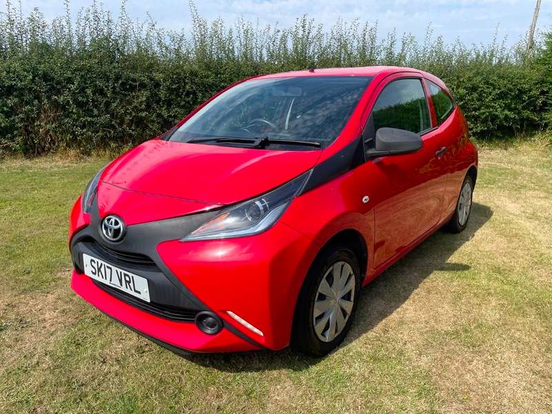 A 2017 TOYOTA AYGO VVT-I X A 2017 TOYOTA AYGO VVT-I X
