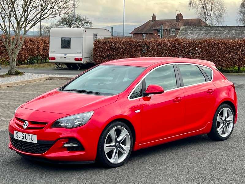 A 2016 VAUXHALL ASTRA 1.6 LIMITED EDITION A 2016 VAUXHALL ASTRA 1.6 LIMITED EDITION