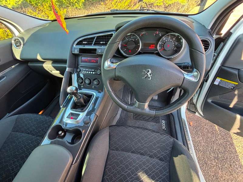 2014 PEUGEOT 3008 2014 PEUGEOT 3008